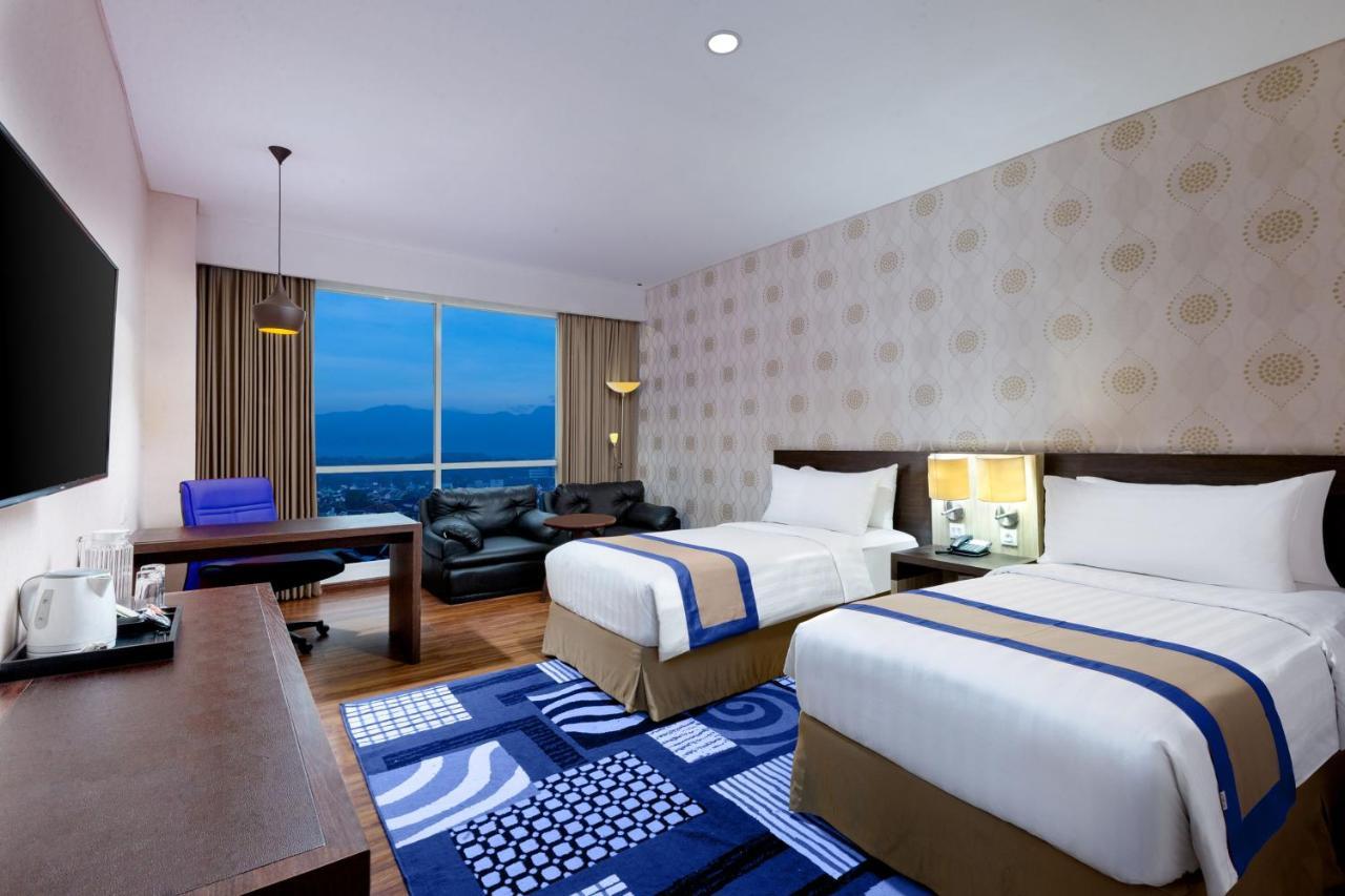Aston Jember Hotel & Conference Center Jembel Exterior foto